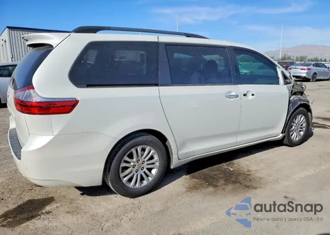 2017 Toyota Sienna Xle z USA, uszkodzony, nr VIN 5TDYZ3DC1HS839341